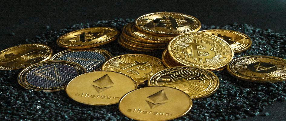Latest Cryptocurrency Prices: Bitcoin, Ethereum Down 1%, Dogecoin Down 9%